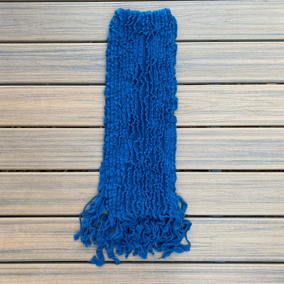 Teal ruffled scarf. Super soft! - Picture 7 of 7